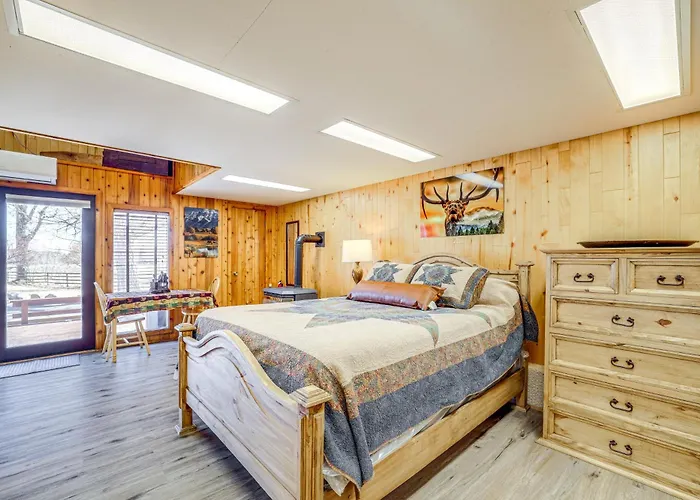 2 Mi To Main Street: Mtn-view Escape In Lander! Сasa de vacaciones Lander