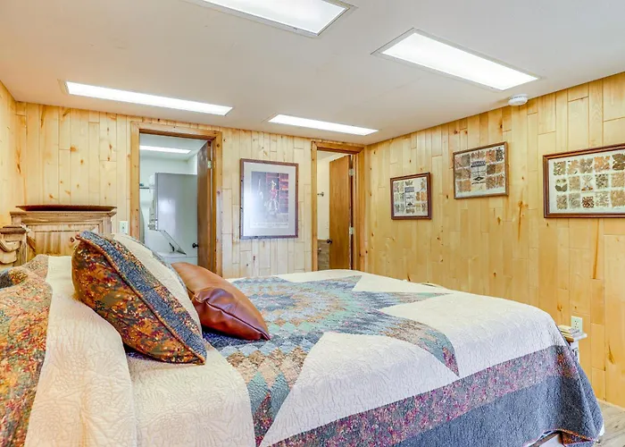 2 Mi To Main Street: Mtn-view Escape In Lander! * Lander